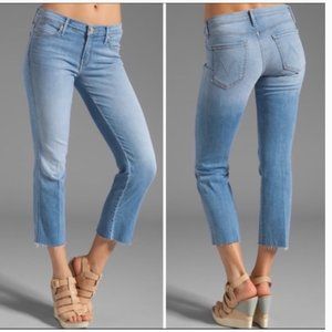 MOTHER The Crop Rascal Fray Tea for Two Jeans